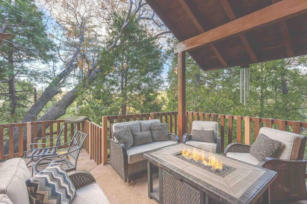 Lakeview 3-Story Winter Home Crestline Екстериор снимка