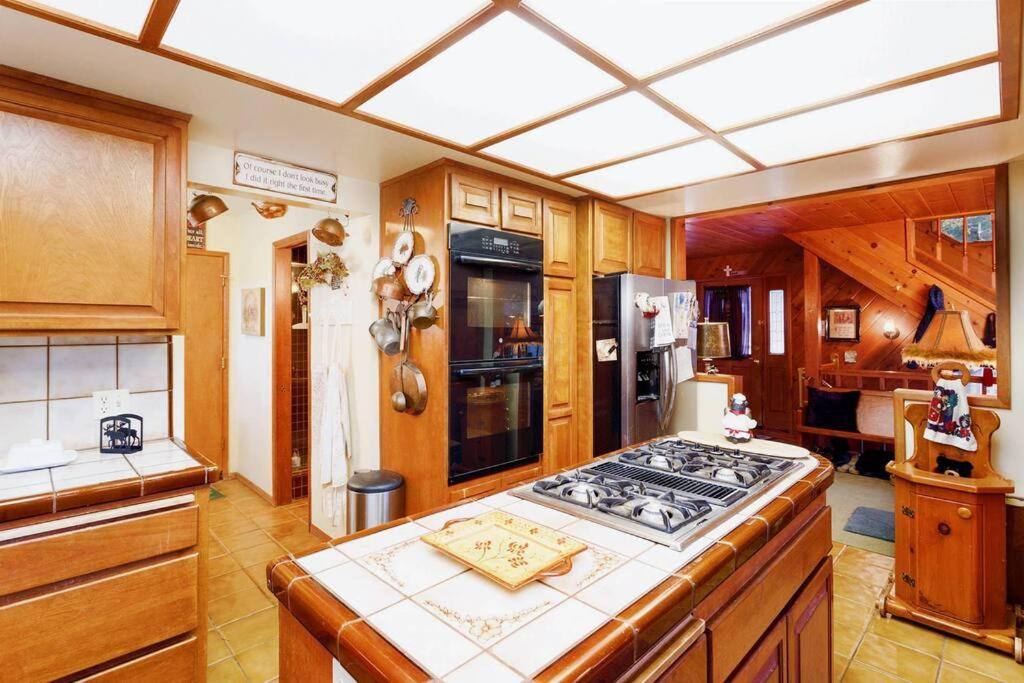 Lakeview 3-Story Winter Home Crestline Екстериор снимка