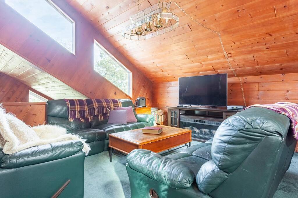Lakeview 3-Story Winter Home Crestline Екстериор снимка