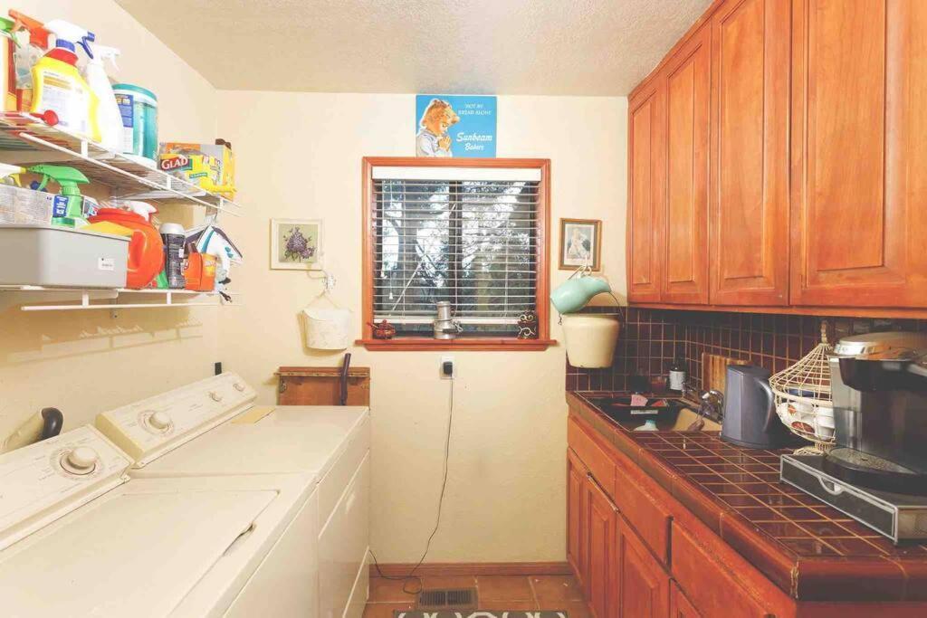 Lakeview 3-Story Winter Home Crestline Екстериор снимка